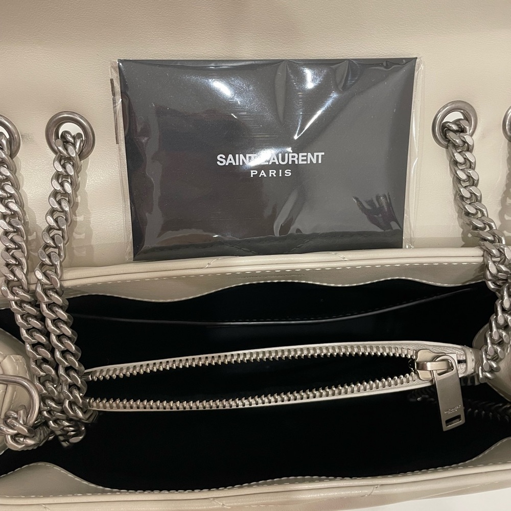 YSL Small Loulou - Picture 9 of 10
